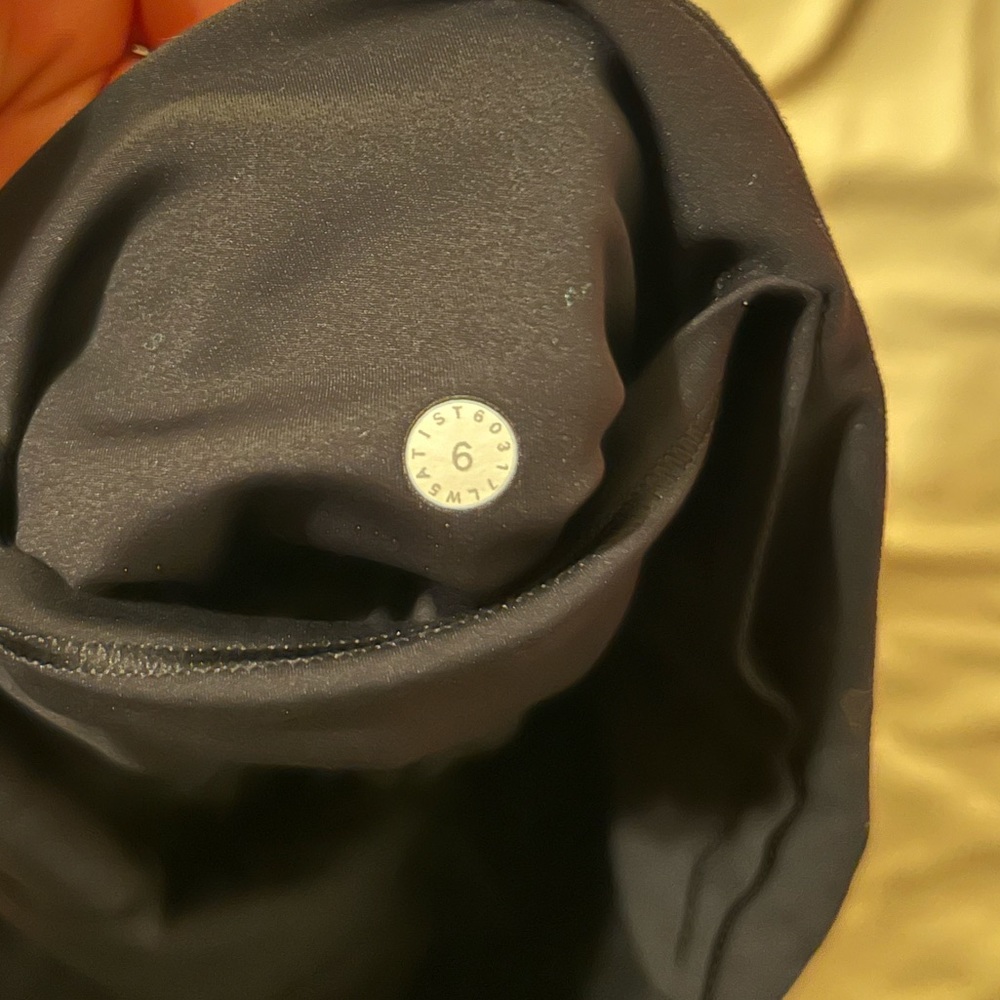 Black lululemon leggings